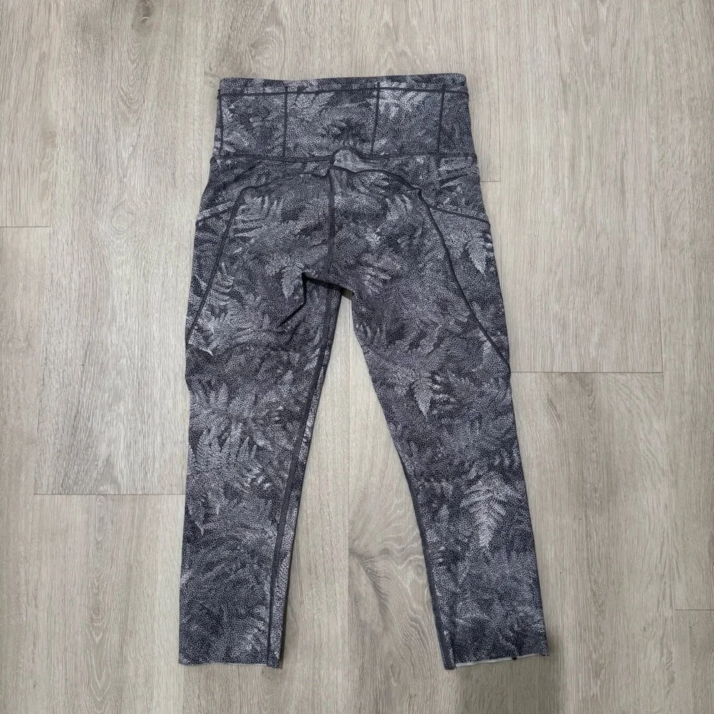 lululemon black grey white fast free kindred spirit alpine 19” cropped leggings